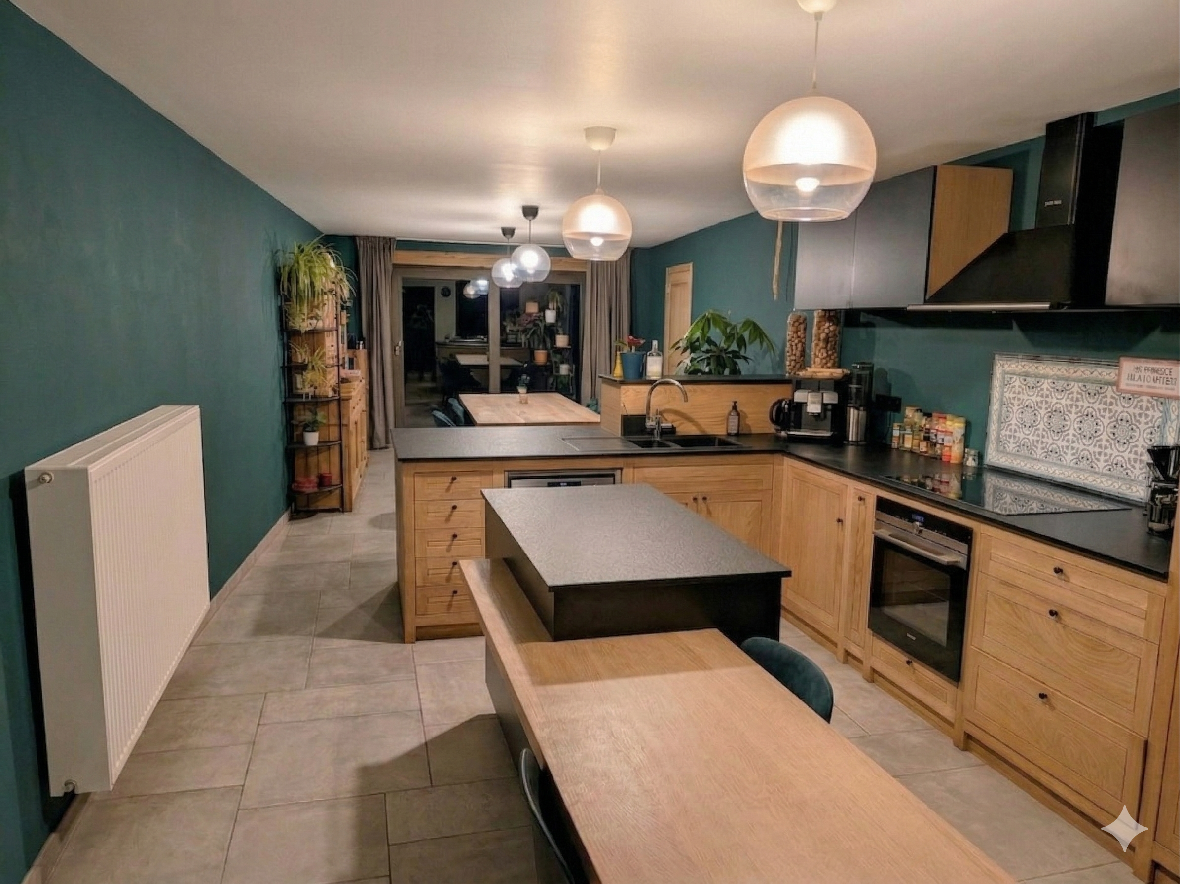 Vert pétrole — vue cuisine