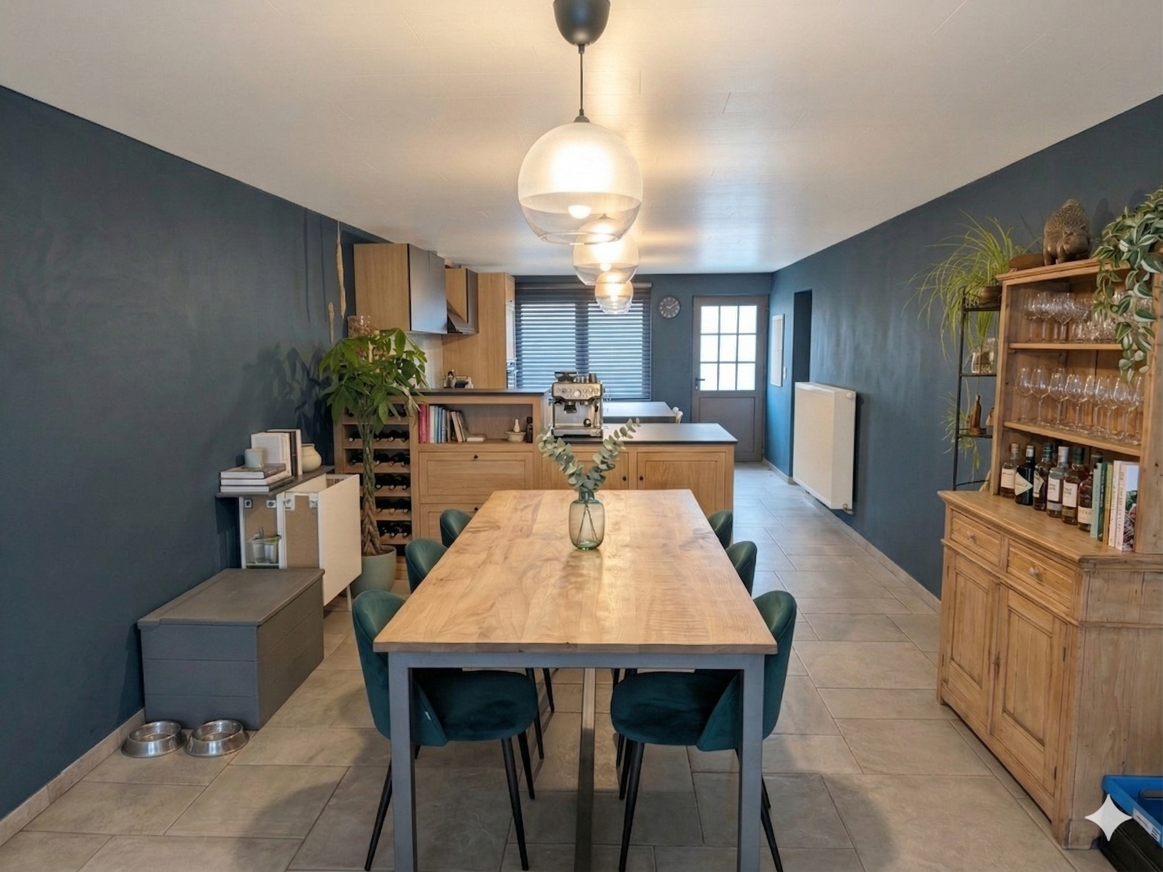 Bleu-gris — vue salle à manger